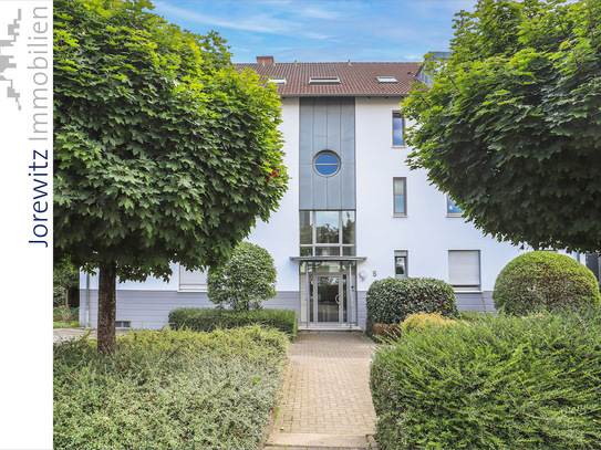 Bielefeld-Jöllenbeck: Großzügige 3 Zimmer-Dachgeschosswohnung mit 2 Bädern und schönem Balkon