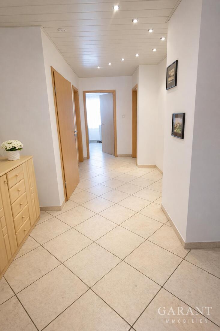 *Attraktives Zweifamilienhaus in Zuchering*Eigenheim oder Kapitalanlage *Viel Potenzial* – 85051 Ingolstadt, 85051 Ingolstadt – Vorschaubild 3