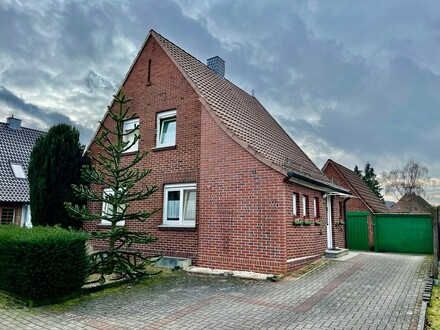 Handwerkerobjekt! Einfamilienhaus mit Garage auf großen Eigentumsgrundstück in 49584 Fürstenau.