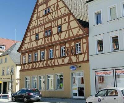 DENKMALSCHUTZ - STEUERN SPAREN, FÖRDERUNGEN ERHALTEN, Historisches Wohnhaus mit Fachwerkobergeschoss in zentraler Lage…