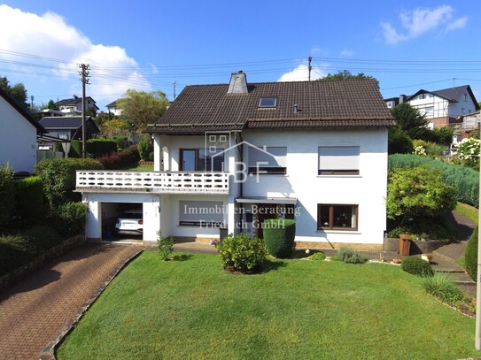 Charmantes Einfamilienhaus mit gepflegtem Garten in Mudersbach.