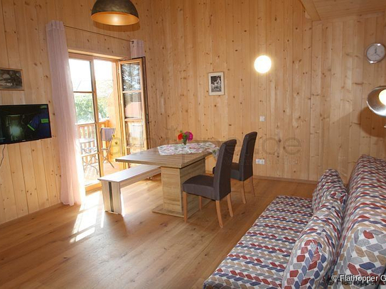 1,5 Zimmer-Galerie-Wohnung im Holzhaus mit Balkon - bei Otterfing