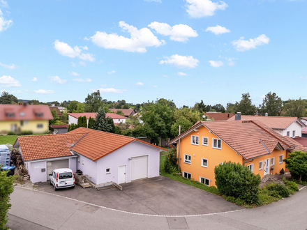 Werkstatt - Büro - Wohnen: Vielseitiges Mehrfamilienhaus bei Schlier