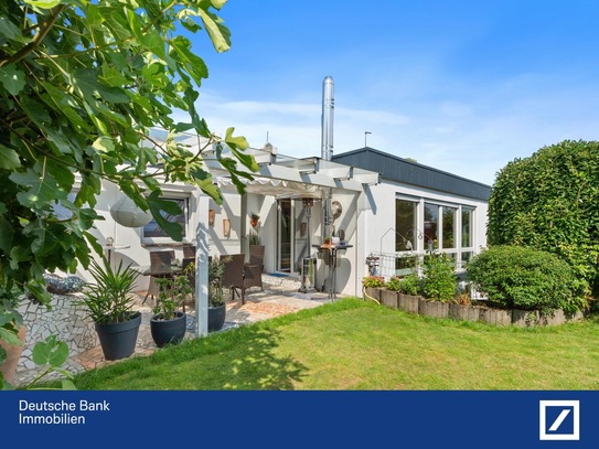 Urlaubsgefühle inklusive, Lichtdurchflutetes Haus mit Garten und überdachtem Pool