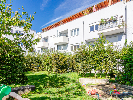 Zentral wohnen in Gilching! 3 Zi.-DG-Maisonette-Wohnung mit Dachterrasse und Balkon