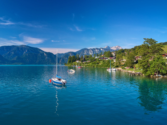 Ferienhaus mit Zweitwohnsitz und Badeplatz am Attersee