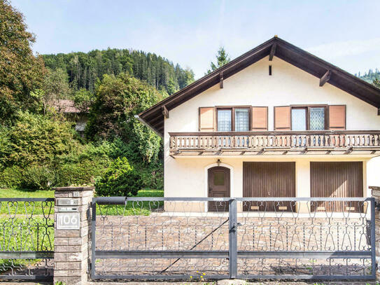 Geräumiges Familienwohnhaus - großes Grundstück mit bewohnbarem Nebengebäude inkl. Doppelgarage