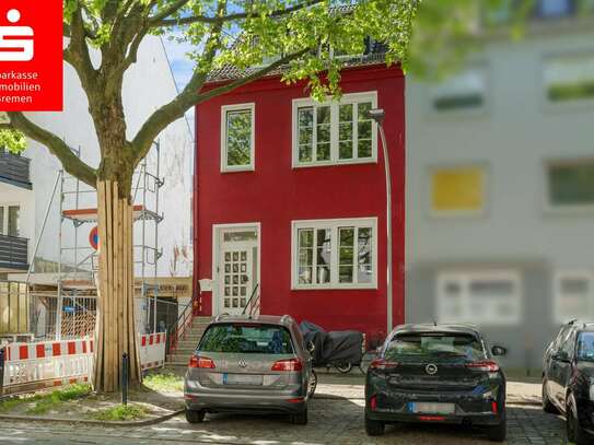 Bremen-Hohentor: Mehrfamilienreihenmittelhaus mit 3 Wohnungen und kleinem Hof mit viel Potenzial