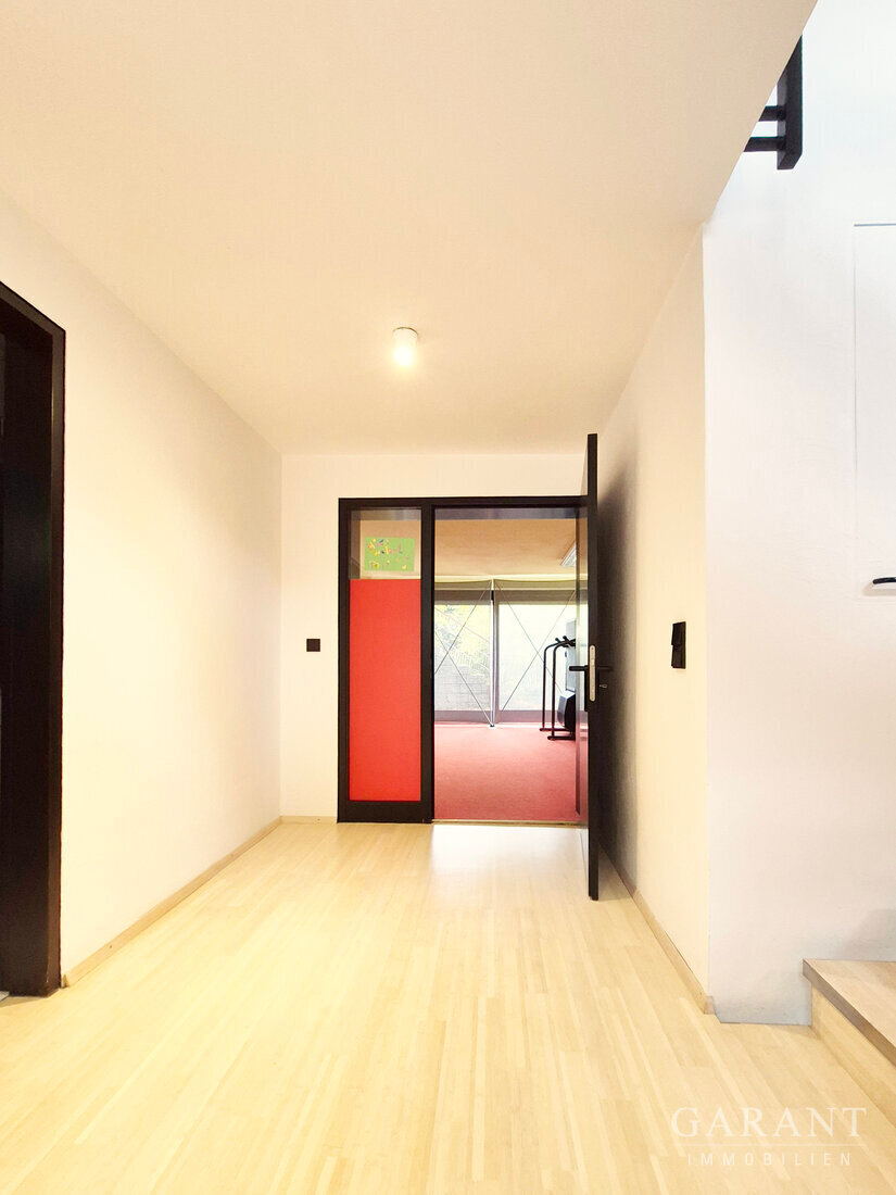 Licht + Raum + Weitblick! - Stilvolles Haus mit schöner Einliegerwohnung und großem Büro - – 71717 Beilstein, 71717 Beilstein – Vorschaubild 12