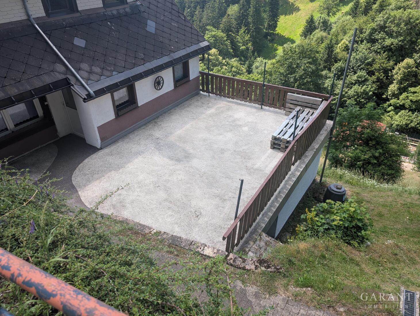 Weit draußen in Alleinlage! Schönes Einfamilienhaus in der Ursprünglichkeit der Natur von Gütenbach. – 78148 Gütenbach, 78148 Gütenbach – Vorschaubild 6