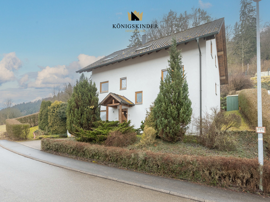 Idyllisches Zweifamilienhaus am Feldrand in Oberndorf - Ruhe und Natur pur!