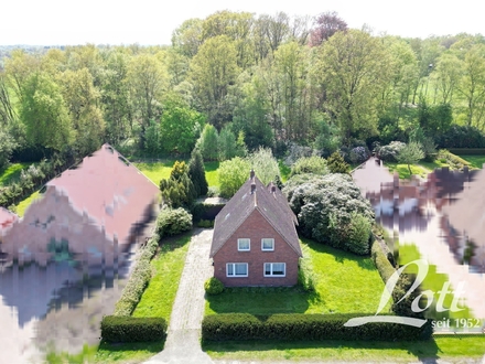 +++ Sanierungsbedürftiges Haus mit ca. 1.199 m² großem Grundstück direkt an Wäldchen angrenzend! +++