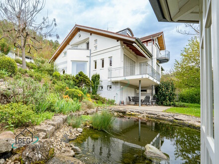 Geräumiges und energieeffizientes Mehrgenerationenhaus mit schönem Garten