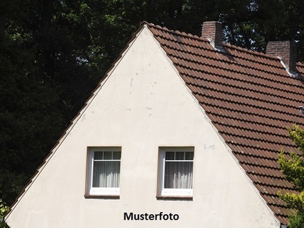 Einfamilienhaus nebst Garage - provisionsfrei