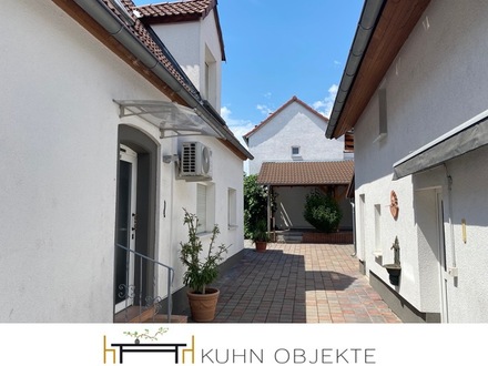 Kernsaniertes Haus mit Nebengebäude und schönem Innenhof