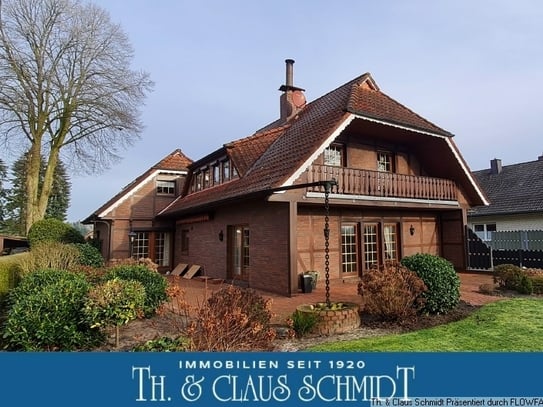 Wohnhaus mit Teilkeller, mögl. ELW, 3er Garage, Carportanlage & mögl. Bauplatz am Stadtrand von OL