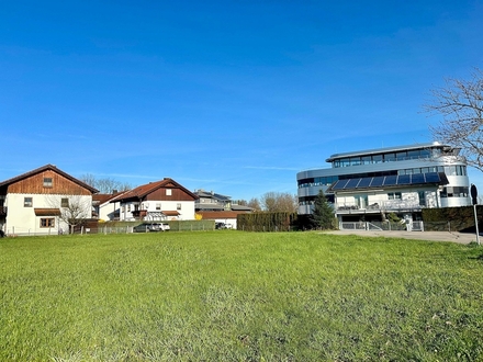 Attraktiv gelegenes Baugrundstück für Einfamilienhaus oder Doppelhaus!