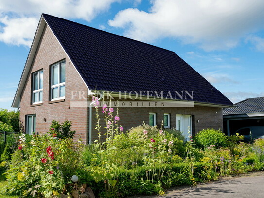 Hochwertig, modern, energieeffizient! Einfamilienhaus in Feldrandlage in Heidmoor