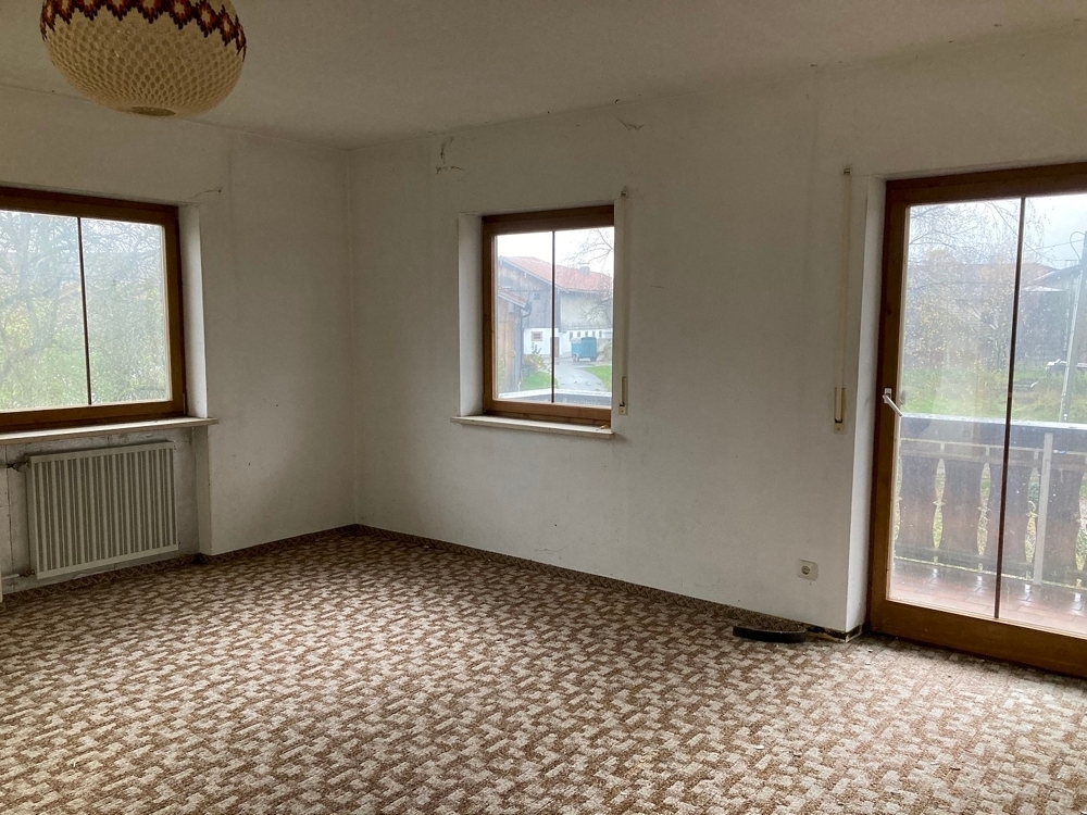 Bereit für neue Ideen! Leerstehendes Bauernhaus auf großzügigem Grundstück – 83301 Traunreut, 83301 Traunreut – Vorschaubild 10
