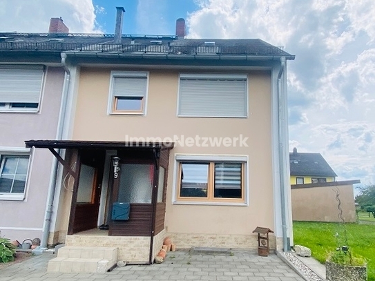 ***Gepflegtes Reiheneckhaus in Selb mit Garage und Terrasse***