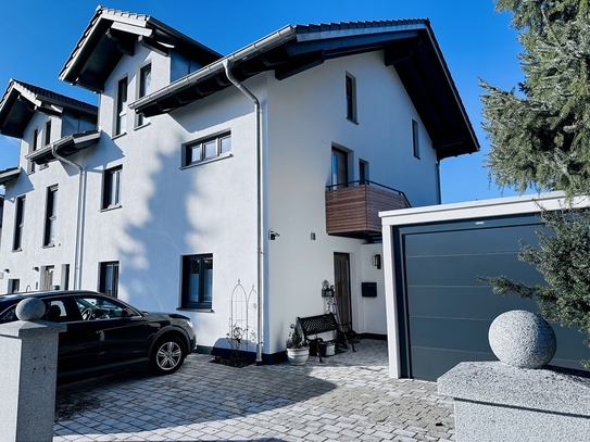 Wunderschöne 4 Zimmer Wohnung in ruhiger Lage mit Blick auf die grüne Wiese