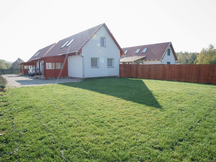 IHR UNGARN EXPERTE verkauft ein schönes Ferienhaus in ruhiger Lage von Kövágóörs, 3 km zum Balaton