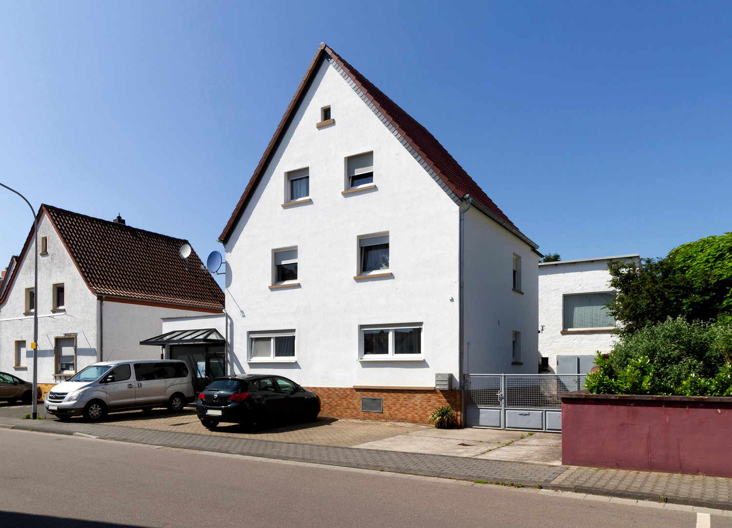 3-Familienhaus mit gr. Gewerbehalle in ruhiger Lage von Griesheim – 64347 Griesheim, 64347 Griesheim – Vorschaubild 3