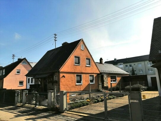 In guter Lage ein Stück ZUKUNFT KAUFEN Doppelhaushälfte mit Anbau zur Sanierung