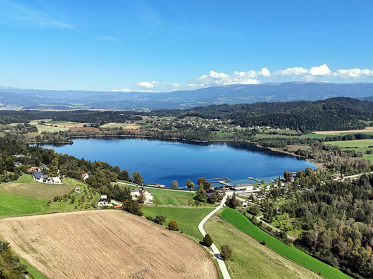 Baugrundstück in absoluter Seenähe