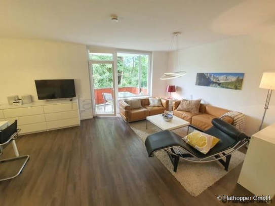 Möbliertes Apartment mit Balkon in Rosenheim und Blick ins Grüne