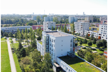 Blick über das Haus in die Stadt