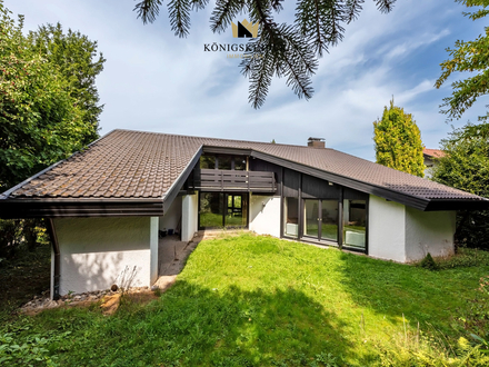 NICHT ALLTÄGLICHES HAUS - GROSSZÜGIGE RÄUME - RUHIGE LAGE - GARTEN - EBK - GARAGE + EINLIEGERWOHNUNG