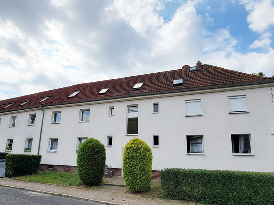 4-Raum-Wohnung in der Nähe vom Zwenkauer See; zzgl. Pkw-Stellplatz