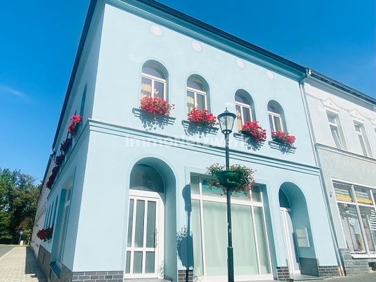 ***Mehrfamilienhaus im Herzen von Oelsnitz – ein Schmuckstück in bester Lage***