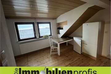 52158 - Schöne 2 Zimmer Wohnung m. Duschbad u. Einbauküche in Helmbrechts