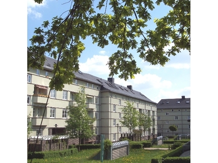 Sanierte Altbauwohnung mit Westbalkon