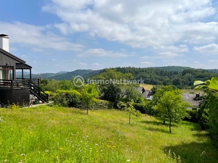 Ruhiges Baugrundstück voll erschlossen in Langscheid (Eifel)