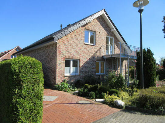 top EG-Wohnung mit Terrasse, Garten und Garage in ruhiger Lage.