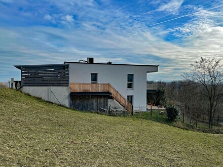 Modernes neuwertiges Eckreihenhaus