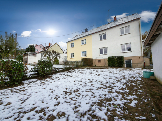 "Freigestellt" Zweifamilienhaus in beliebter und ruhiger Wohnlage in Wiesbaden-Naurod!