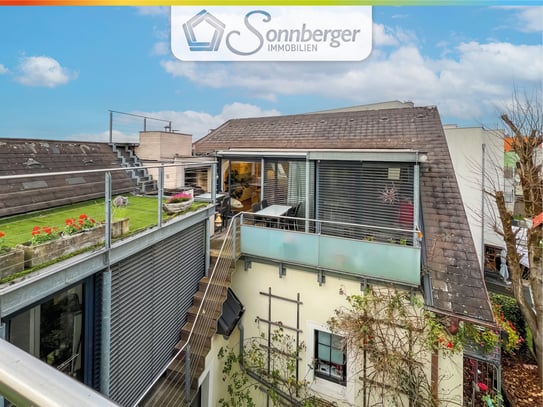 HISTORISCHES ATRIUM – Penthouse mit Dachterrasse und Schlossblick in Ebelsberg