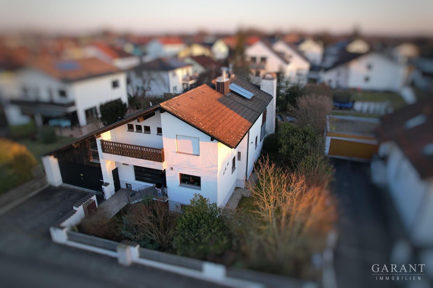 Familienhaus mit Kamin, Doppelgarage & Gartenidylle, flexibel nutzbar – 85051 Ingolstadt, 85051 Ingolstadt – Vorschaubild 5