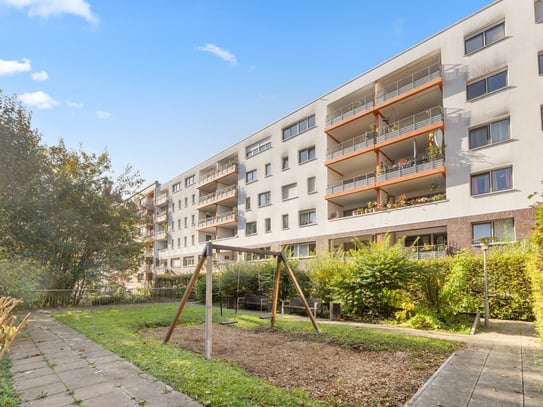 Moderne 4 Zimmer Wohnung mit 2 Loggien, Einbauküche und Tiefgaragenstellplatz in Köln-Zollstock