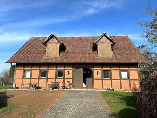 Reserviert! Schöne Hofstelle mit Pferdestall, Remise, Garage und Abrisshaus, 1,8 ha Grünland in Emstek zu verkaufen