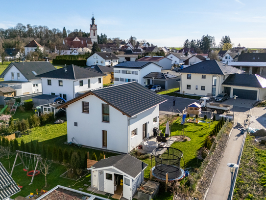 KfW-55-Effizienzhaus mit großem Garten in Oberstadion