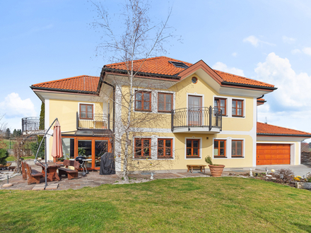 SEEKIRCHEN! Landhaustraum in Grünruhelage mit herrlichem Garten