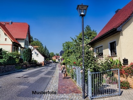 Ferien-/Wochenendhaus mit Carport - provisionsfrei