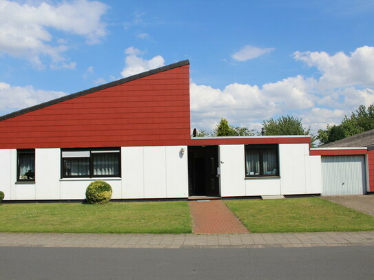 Einfamilienhaus mit Einliegerwohnung im außergewöhnlichen Design auf einem großen Grundstück.