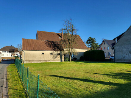 Bad Essen-Lintorf: Ein Haus mit viel Platz für frische Ideen und separatem Baugrundstück im Garten!