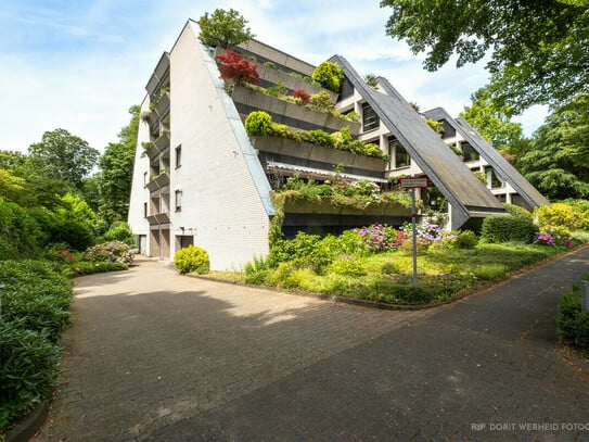 Begehrte Terrassenhaus-Architektur: Wohnrefugium mit 187 qm und 3 Zimmern in Köln-Marienburg